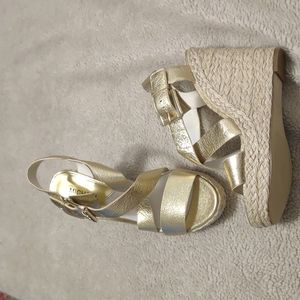 Michael Kors Giovanna 7.5 gold wedges 4.5 inch wedge